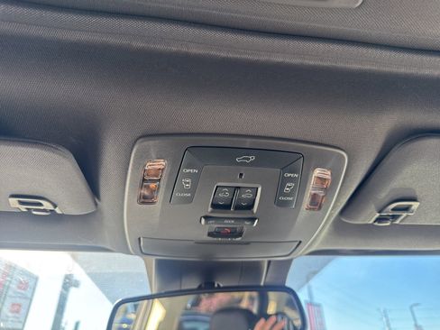 Used 2024 Toyota Sienna Platinum image 17