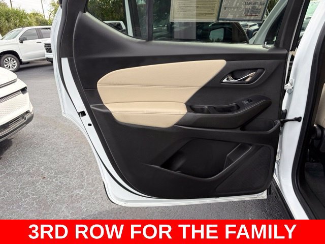 Used 2023 Chevrolet Traverse LS FWD image 13