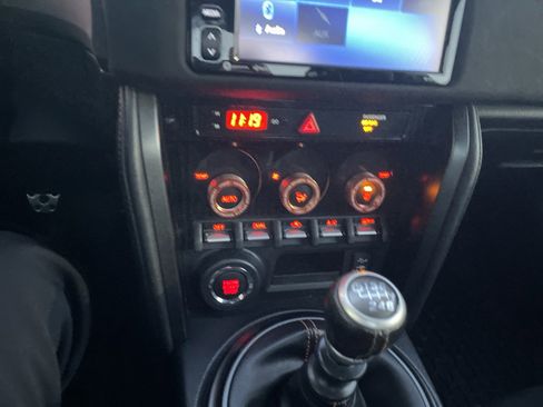 Used 2017 Toyota 86 image 12