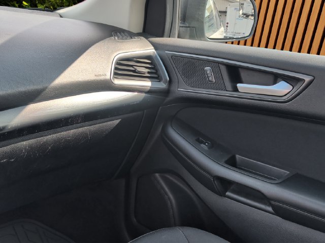 Used 2015 Ford Edge SE w/ Cargo Accessory Package FWD image 16
