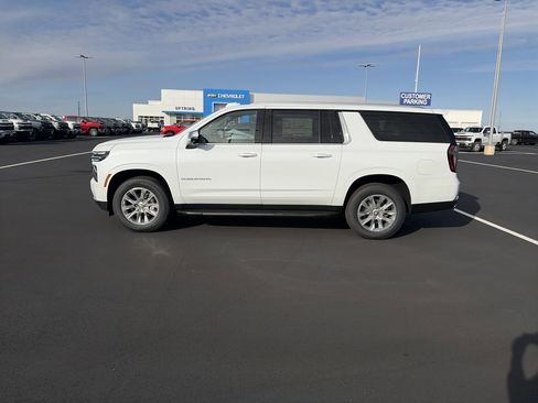 New 2026 Chevrolet Suburban Premier w/ Sun And Tow Package image 9