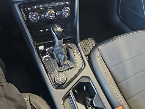 Used 2024 Volkswagen Taos SE w/ Black Wheel Plus Package image 31