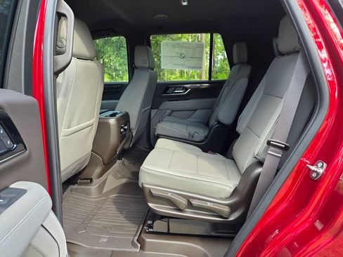 New 2026 GMC Yukon Elevation w/ LPO, Floor Liner Package RWD image 17