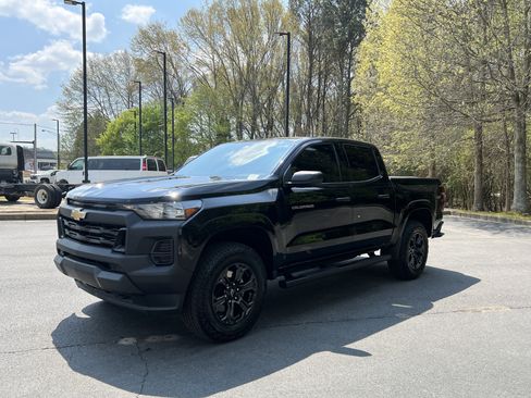 Used 2025 Chevrolet Colorado W/T w/ Advanced Trailering Package image 5