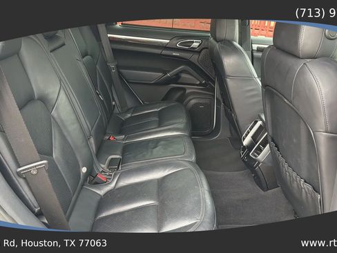 Used 2016 Porsche Cayenne S image 35