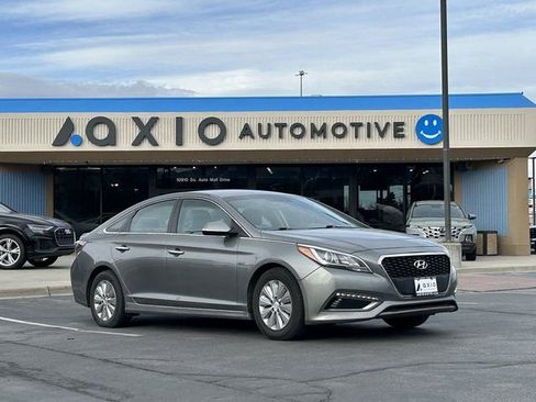 Used 2017 Hyundai Sonata SE FWD image 1
