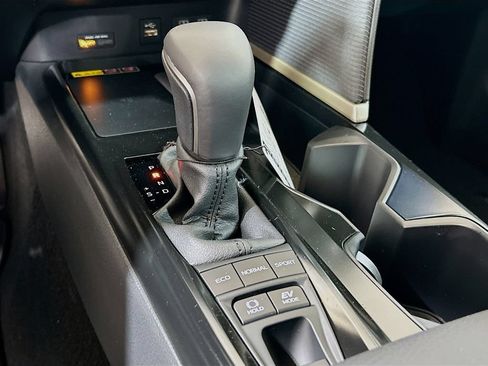 New 2026 Toyota Camry SE FWD image 17