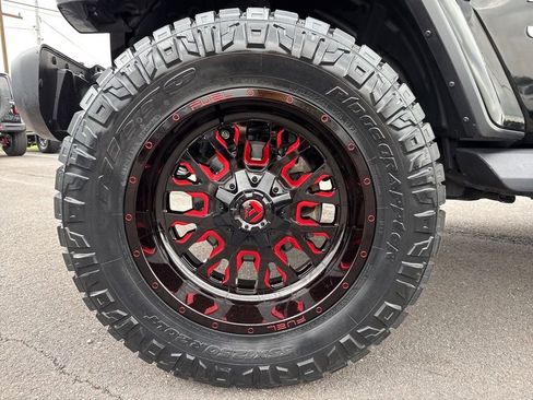 Used 2020 Jeep Wrangler Unlimited Sahara AWD/4WD image 13