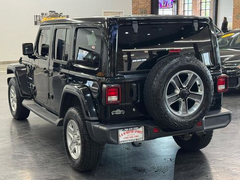 Used 2019 Jeep Wrangler Unlimited Sahara w/ Uconnect 4C Nav & Sound Group AWD/4WD image 19
