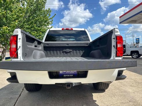 Used 2018 Chevrolet Silverado 1500 Custom w/ Custom Value Package RWD image 11