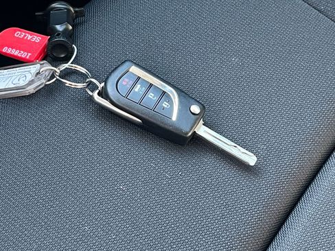 Used 2025 Toyota Corolla LE image 21