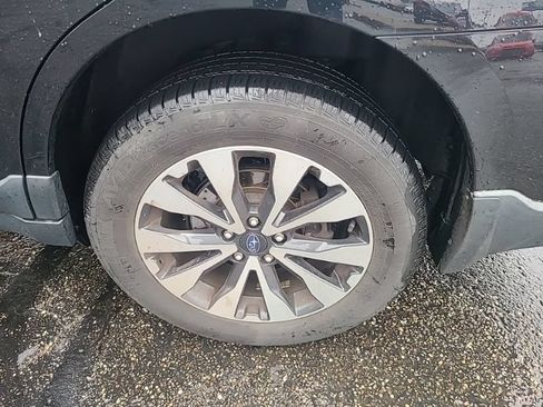 Used 2017 Subaru Outback 2.5i Limited AWD/4WD image 9