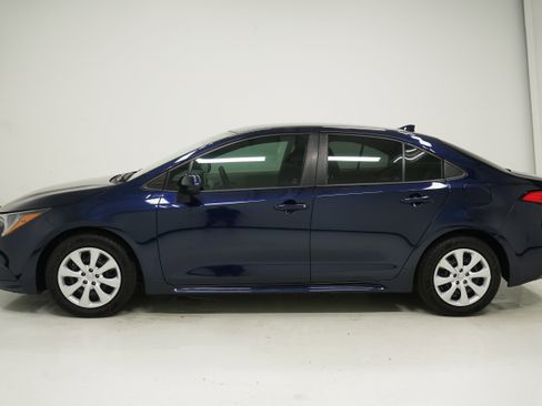 Used 2021 Toyota Corolla LE image 7