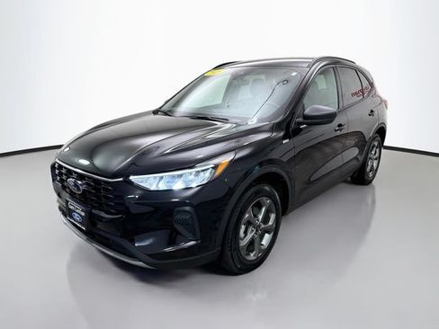 Certified 2025 Ford Escape ST-Line AWD/4WD image 3