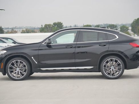 Used 2025 BMW X4 xDrive30i w/ Premium Package AWD/4WD image 4
