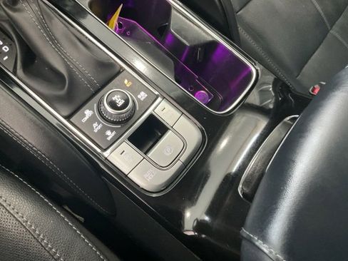 Used 2022 Kia Telluride EX w/ EX Premium Package image 13