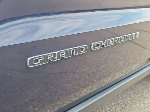 Used 2017 Jeep Grand Cherokee Limited AWD/4WD image 13