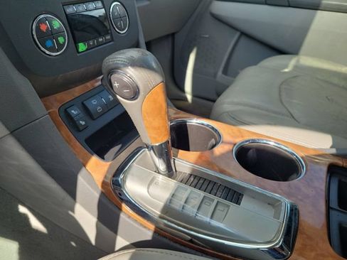 Used 2008 Buick Enclave CXL w/ Entertainment Package #2 FWD image 26