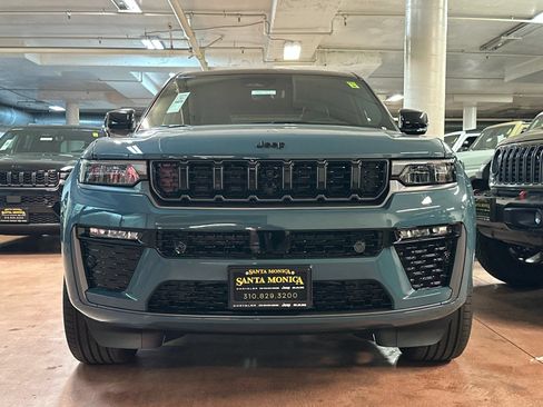 New 2026 Jeep Grand Cherokee Summit w/ Obsidian Package AWD/4WD image 8