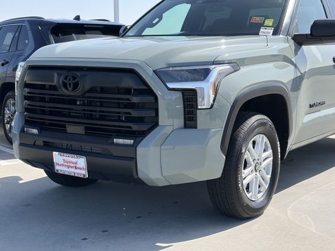 Used 2025 Toyota Tundra SR5 AWD/4WD image 7