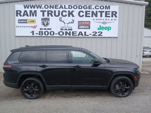 Used 2023 Jeep Grand Cherokee L Laredo AWD/4WD image 2
