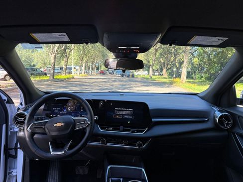 Used 2025 Chevrolet Equinox LT image 27