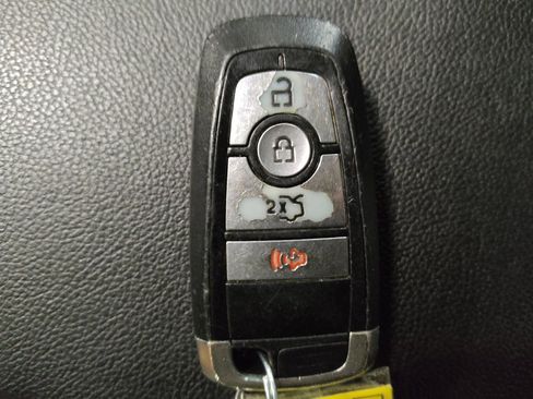 Used 2020 Ford Fusion SE w/ Equipment Group 151A FWD image 32