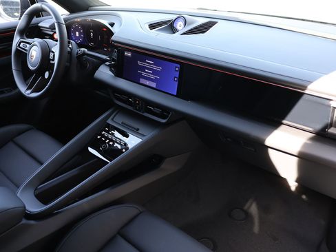 New 2026 Porsche Macan GTS Electric image 25