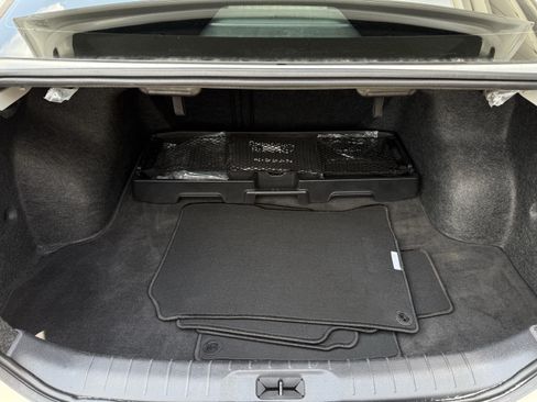 Used 2024 Nissan Altima 2.5 SR w/ SR Premium Package FWD image 32