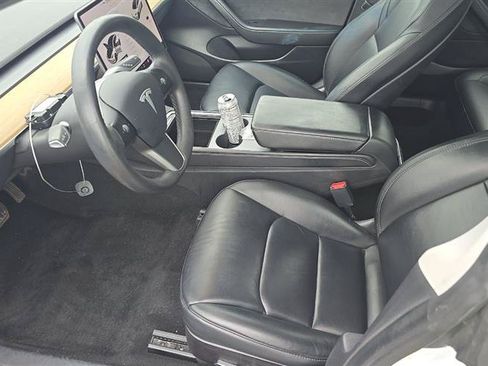 Used 2021 Tesla Model 3 Standard Range Plus RWD image 6