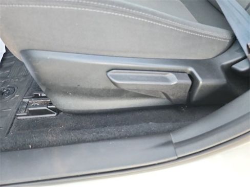 Used 2024 Subaru Crosstrek 2.0i image 15