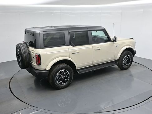 New 2025 Ford Bronco Outer Banks image 24