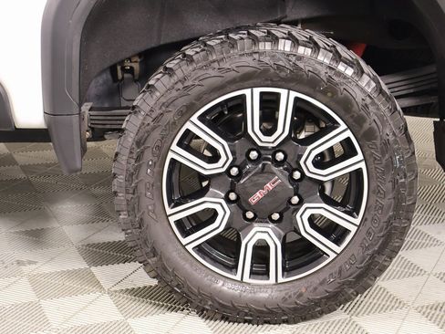 Used 2021 GMC Sierra 2500 SLT w/ SLT Convenience Package image 20