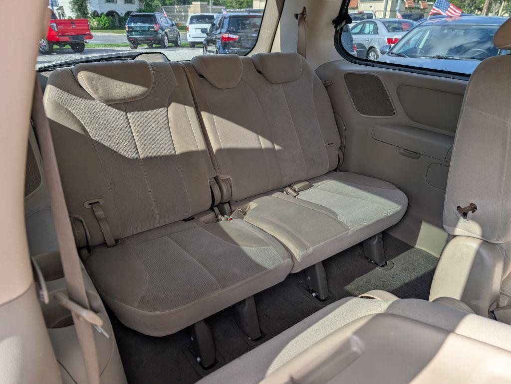Used 2010 Kia Sedona LX FWD image 13