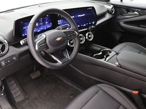 Used 2025 Chevrolet Blazer EV LT image 13