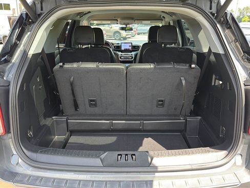 Used 2022 Ford Explorer XLT w/ Equipment Group 202A RWD image 34