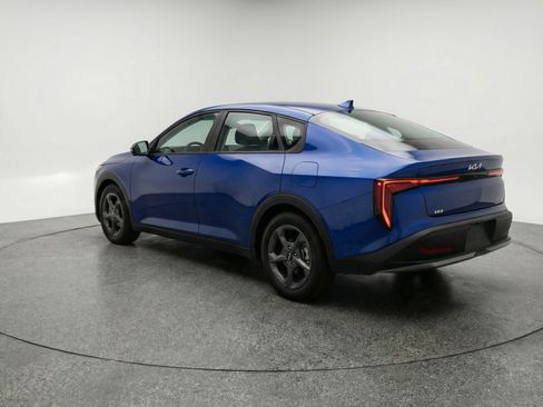 Used 2025 Kia K4 LXS image 6