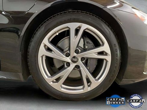 Used 2022 Audi e-tron GT Premium Plus image 98