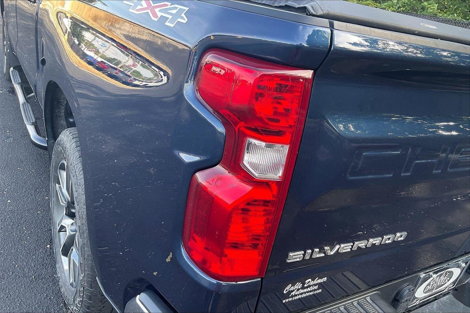 Used 2023 Chevrolet Silverado 1500 LT AWD/4WD image 28