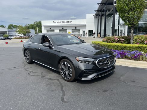 Used 2026 Mercedes-Benz E 350 4MATIC Sedan image 2