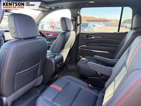 Used 2025 Chevrolet Traverse RS w/ LPO, Floor Liner Package image 39