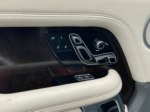 Used 2019 Land Rover Range Rover HSE AWD/4WD image 16