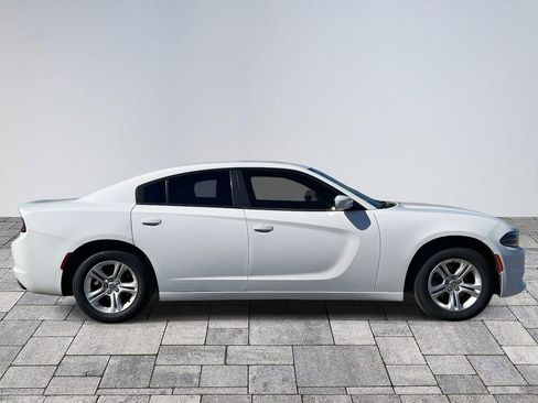 Used 2019 Dodge Charger SXT w/ Leather Interior Group image 8