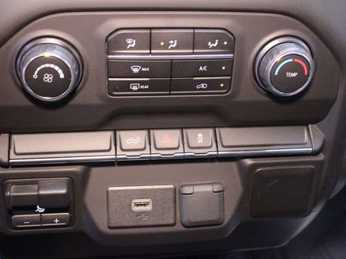 Used 2020 Chevrolet Silverado 1500 Custom image 23