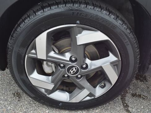 Used 2025 Hyundai Venue Limited FWD image 39