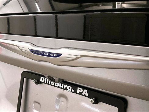 Used 2020 Chrysler Voyager L image 13