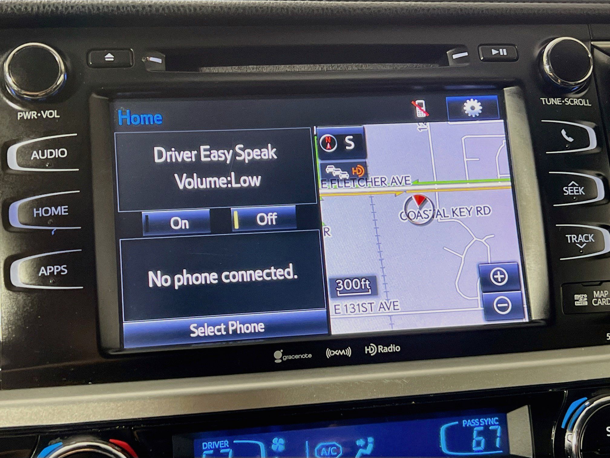 Used 2018 Toyota Highlander SE w/ Carpet Mat Package (TMS) AWD/4WD image 27