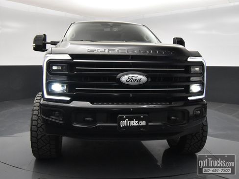 Used 2025 Ford F250 Platinum w/ Platinum Plus Package image 54
