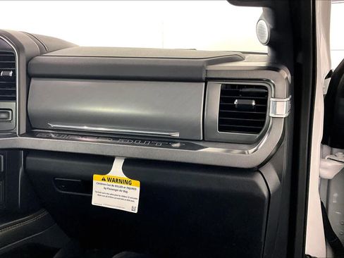 Used 2024 Ford F250 Platinum w/ FX4 Off-Road Package image 18