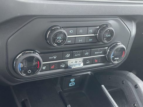 New 2025 Ford Bronco Badlands AWD/4WD image 11